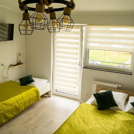 Zibi I Pod Topolami בית אירוח *