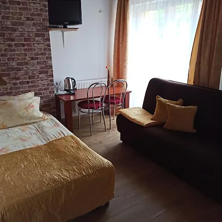 Zibi I Pod Topolami בית אירוח Łazy