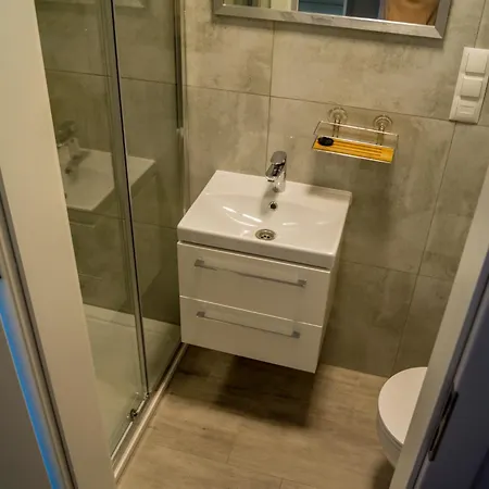 Zibi I Pod Topolami Łazy