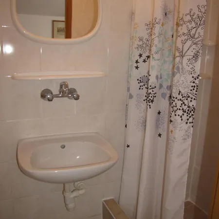 Zibi I Pod Topolami בית אירוח *