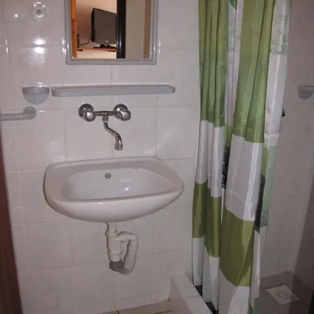 Zibi I Pod Topolami *