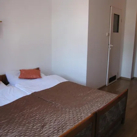 Zibi I Pod Topolami בית אירוח Łazy