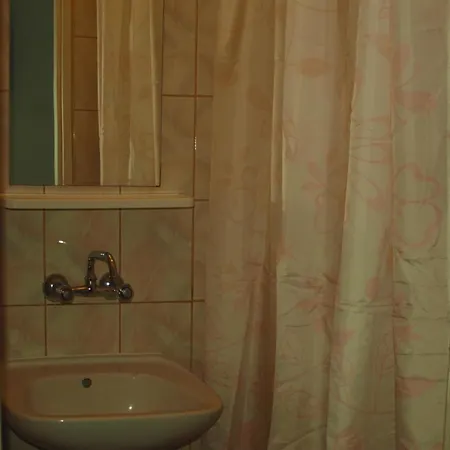 Zibi I Pod Topolami בית אירוח Łazy