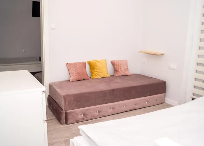 Проживание в семье Zibi I Pod Topolami